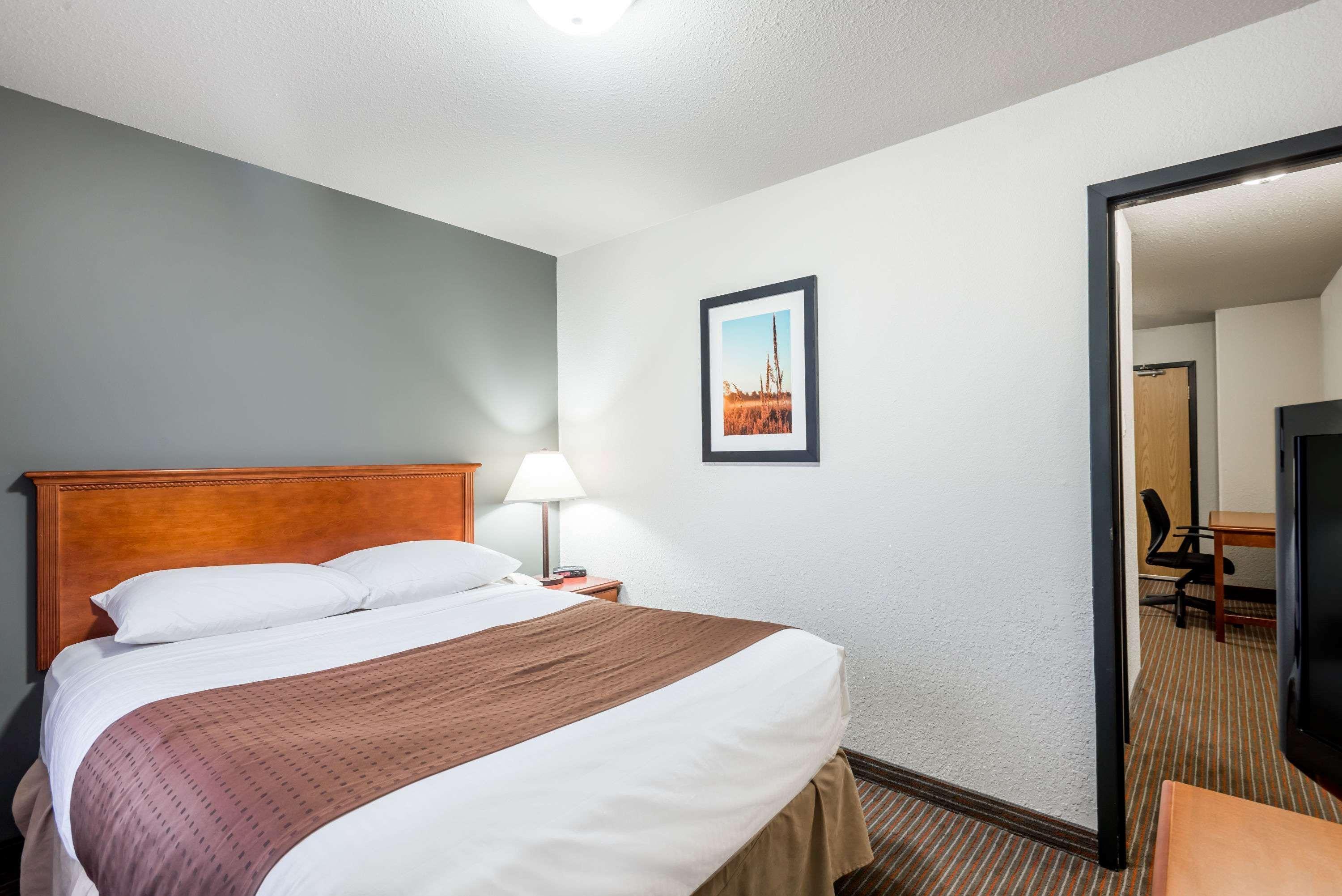 Hotel Super 8 By Wyndham Grande Prairie Exteriér fotografie