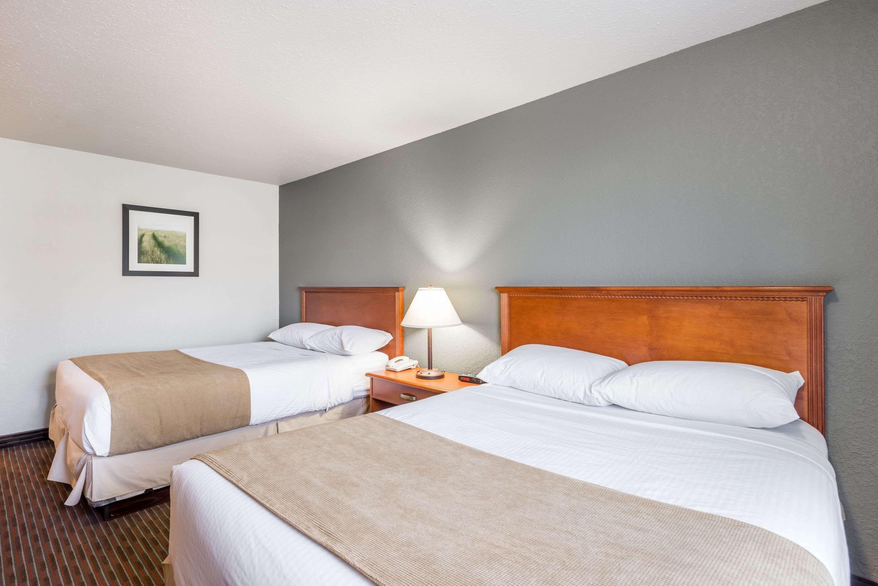 Hotel Super 8 By Wyndham Grande Prairie Exteriér fotografie