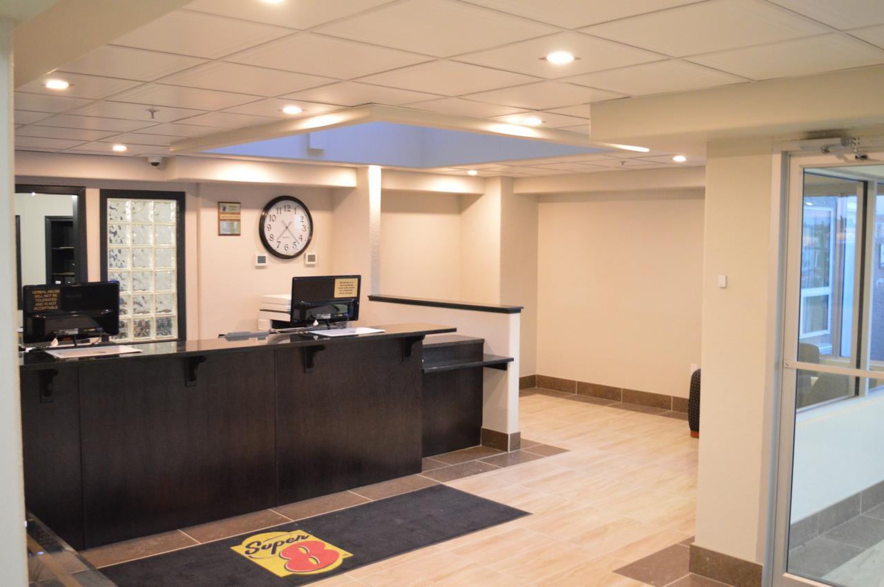 Hotel Super 8 By Wyndham Grande Prairie Exteriér fotografie